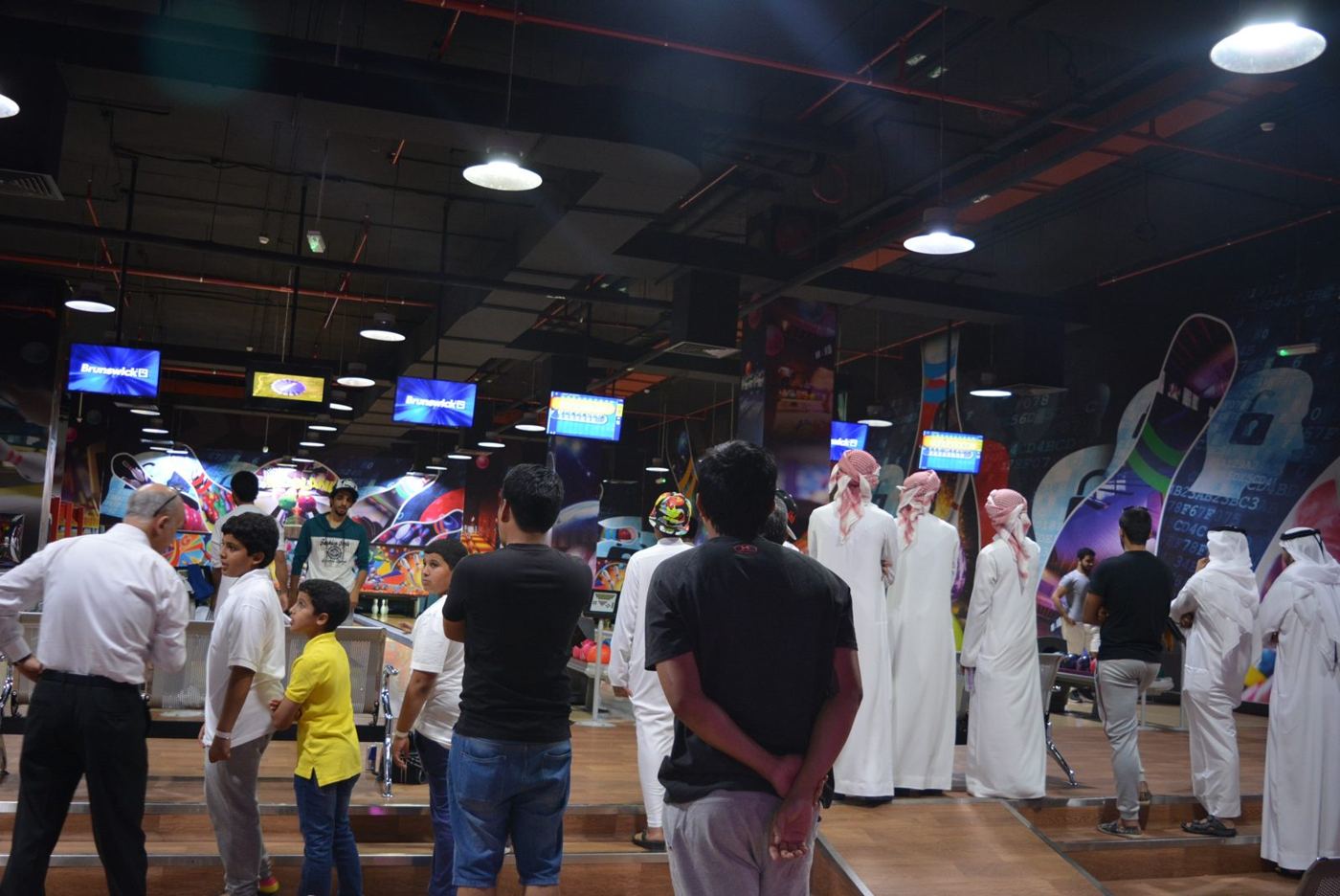 Bowling lanes at Badoland